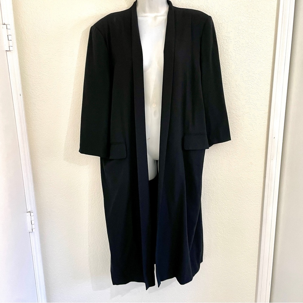 MaxMara 2000’s Women’s 8 Virgin Wool Tailored Black Crop Sleeve Long Line Coat